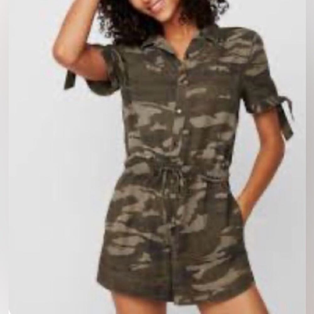Express Camouflage Short-sleeve Romper Utility Military-inspired Size Medium
